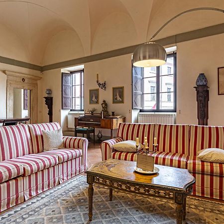 산퀴리코도르시아 Palazzo Costanti - A 8 Minuti Dalle Terme 아파트 외부 사진